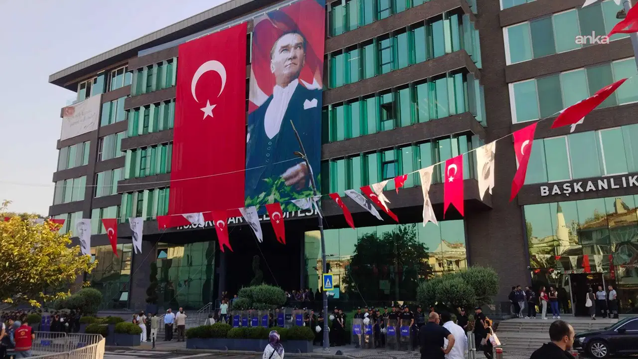 YENİ Parti'den Üsküdar Tez   Tepki ve Güvence: 'Hiç Kimsenin Şüphesi Olmasın'