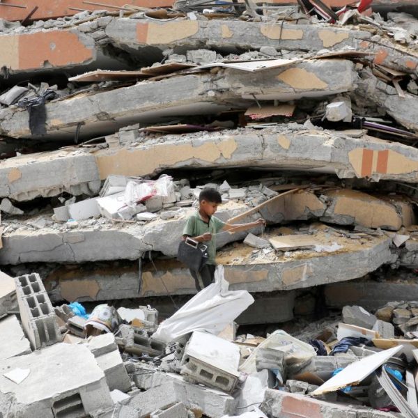İsrail, Gazze'de sivillerin toplandığı bölgeyi hedef aldı