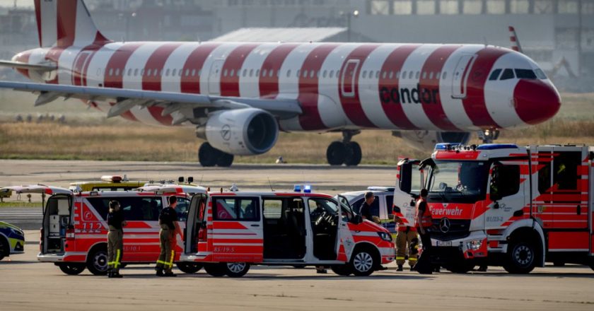 İklim aktivistlerinin Frankfurt Havalimanı'ndaki protestosu uçuşların iptal edilmesine neden oldu