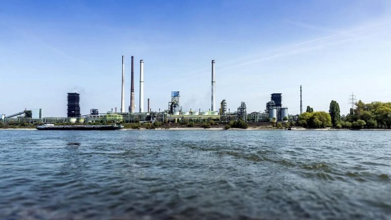 Alman Thyssenkrupp'un üst düzey yöneticileri neden istifa ediyor?