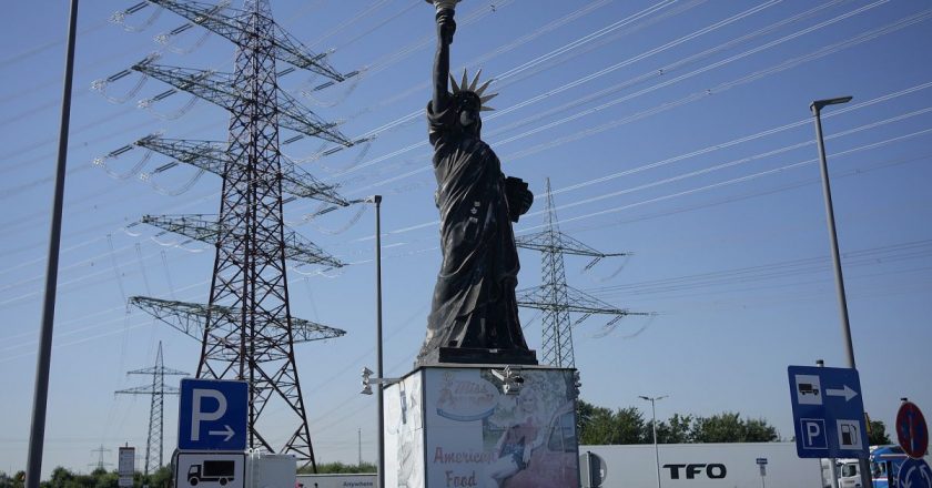 Euro Bölgesi ekonomisi büyürken Alman ekonomisi küçüldü