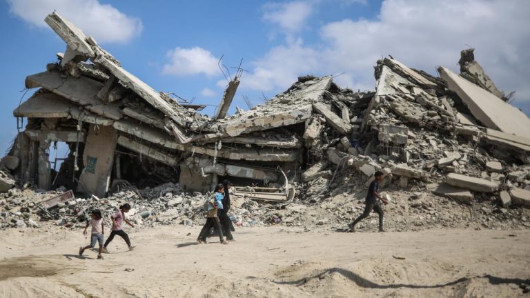 İsrail Gazze'de 3 evi hedef aldı: 4 Filistinli öldü