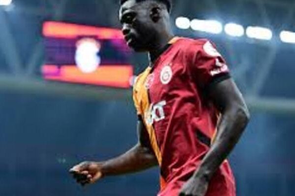 Galatasaray ‘El Patron’ lakaplı Davinson Sanchez ile 3 yıl daha uzatıyor… Sözleşme şartlarında anlaşıldı!