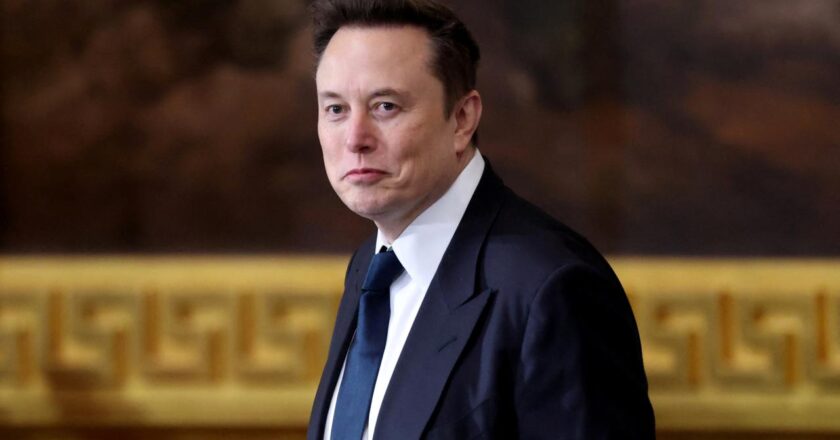 Elon Musk, dünyanın ilk yarım trilyon dolarlık adamı oldu
