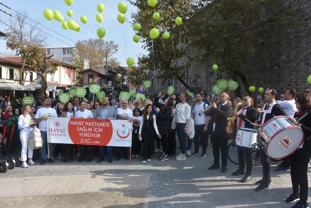 Sağlık çalışanları diyabete dikkat çekmek için yürüdü 2