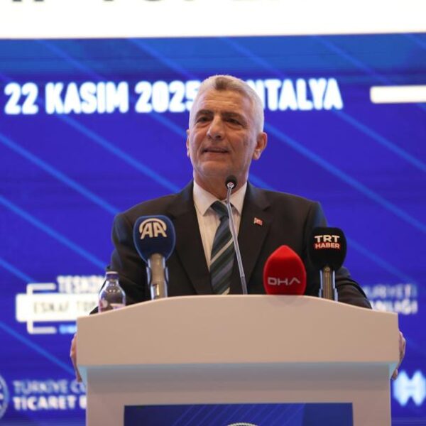 Ticaret Bakanı Ömer Bolat: “Esnafa verilen krediler 148 milyar liraya çıktı”