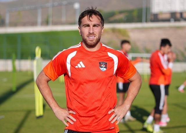 Ozan Can Kökçü’nün serbest vuruştan golü… 👉