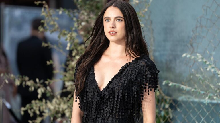Margaret Qualley’in tabansız ayakkabıları hayrete düşürdü! Fiyatını duyan inanamıyor