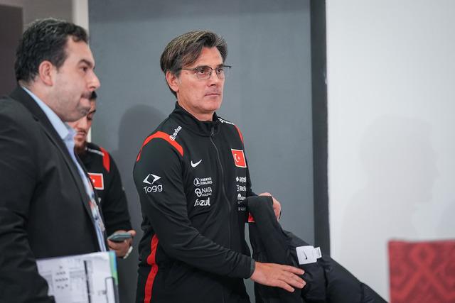 İtalya mağlubiyeti sonrası spor yazarlarından Montella’ya: Git kardeşim, seni tutan yok